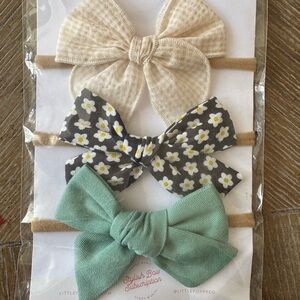Cream and Black Bow Hair Accessories Set